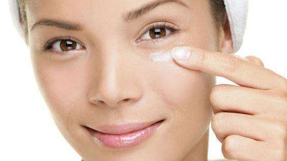 contour des yeux