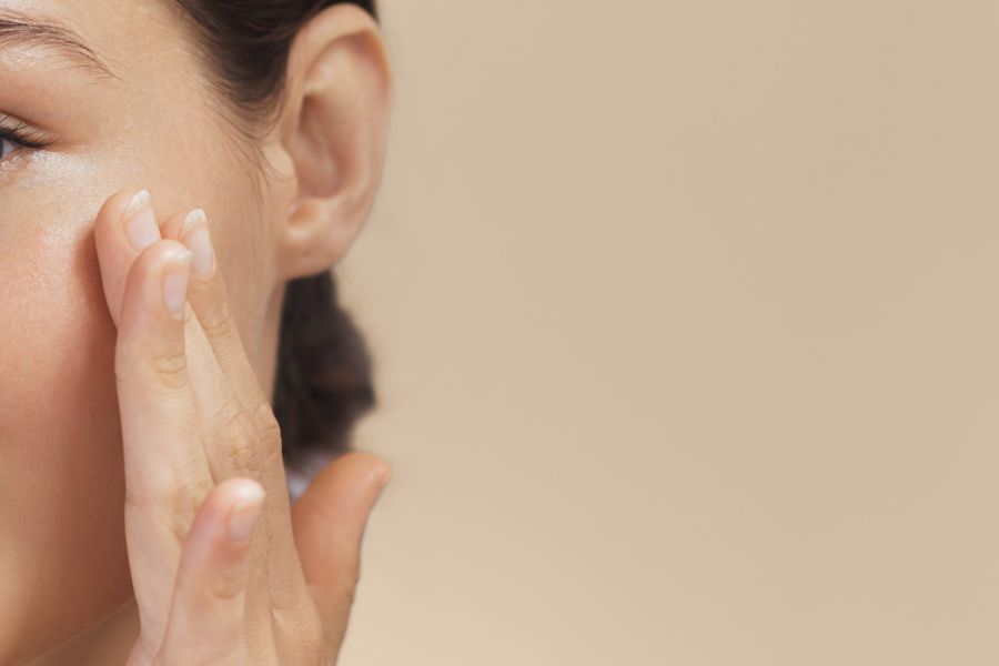 femme_avec_glass_skin_lazeo